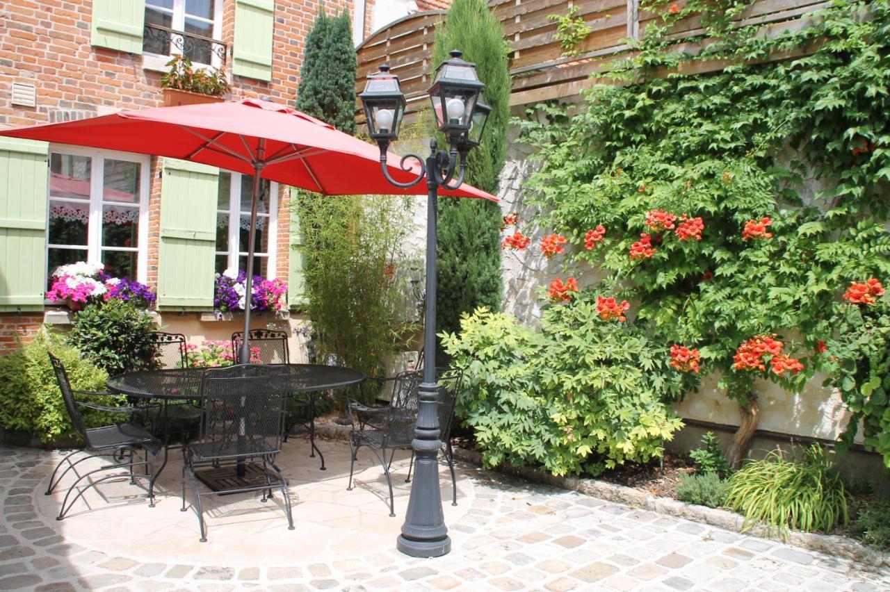 Chambres D'Hotes : La Cour D'Etrepy Le Mesnil-sur-Oger Buitenkant foto